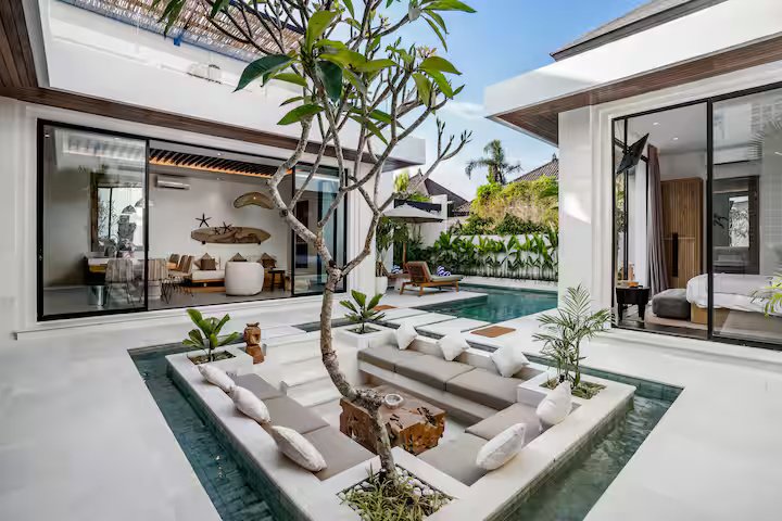 Modern Luxury Villa for Rent: 3 Bedrooms, Private Pool & Rooftop Fireplace in Padang Linjong, Canggu