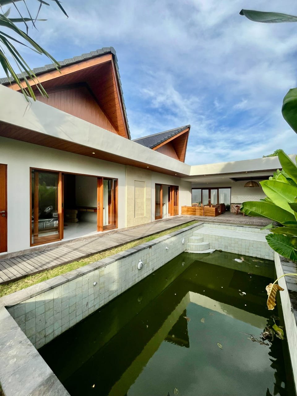 Brand-New 2-Bedroom Tropical Modern Villa in Seminyak Golden Triangle – Leasehold
