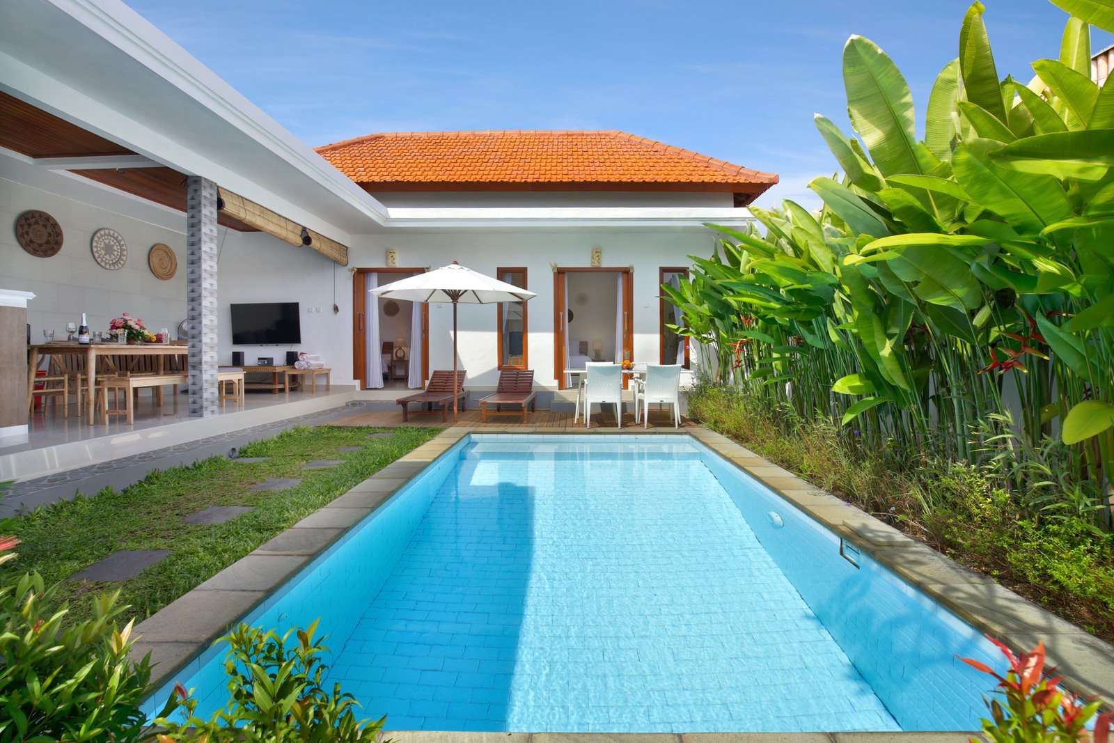 Beautiful 3-Bedroom Villa for Rent in Umalas - Rice Field views