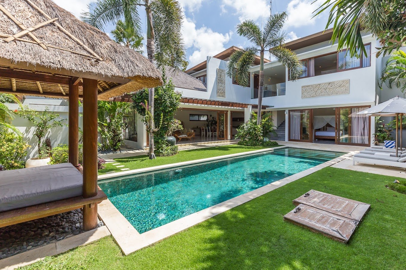 Stunning Minimalist Villa in the Heart of Petitenget Seminyak – Long Leasehold