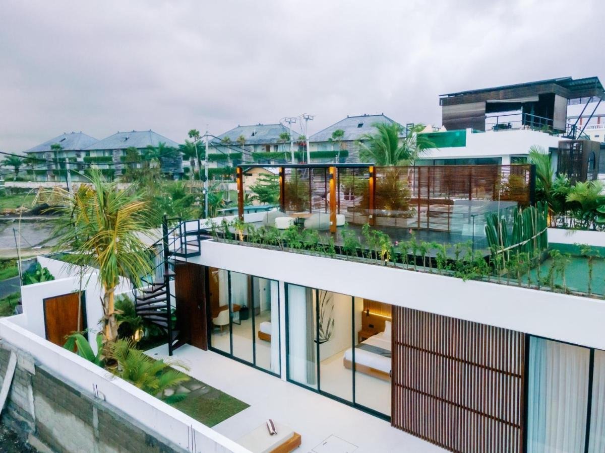 Modern 3-Bedroom Villa in Pererenan with Ocean View - Leasehold