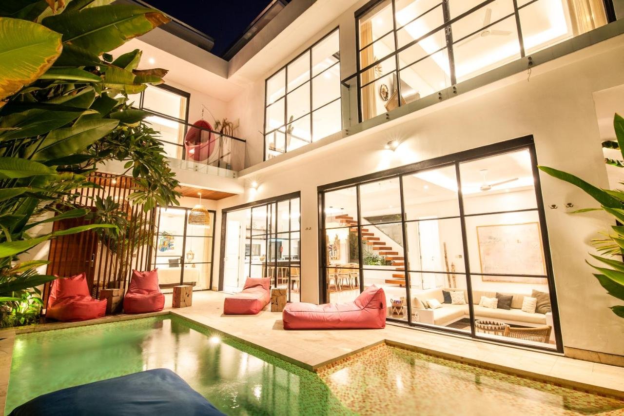 Stunning 3- Bedroom Villa Forsale Leasehold in Seminyak