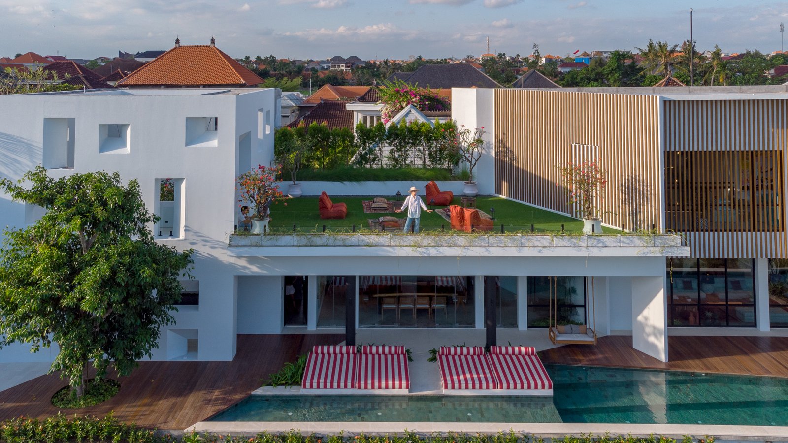 Leasehold: Luxury 5-Bedroom Villa with Private Pool and Rice-Field View in Prime Area of Canggu