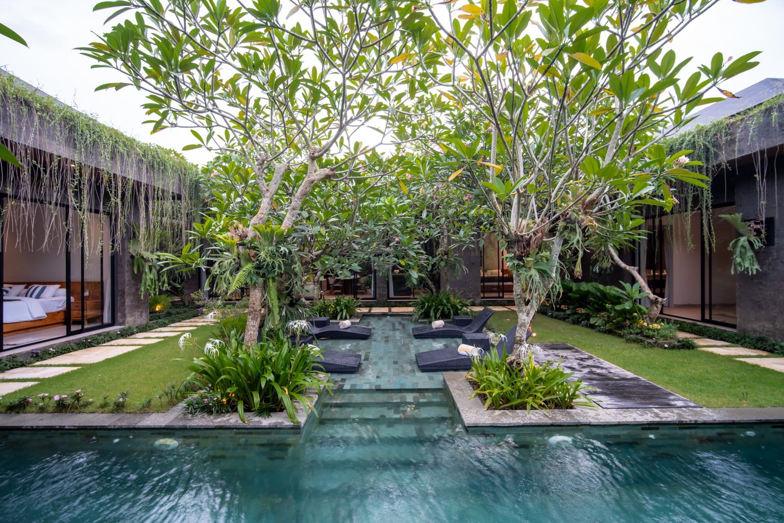 Elegant 4-Bedroom Villa in Ubud – Turnkey Tropical Luxury