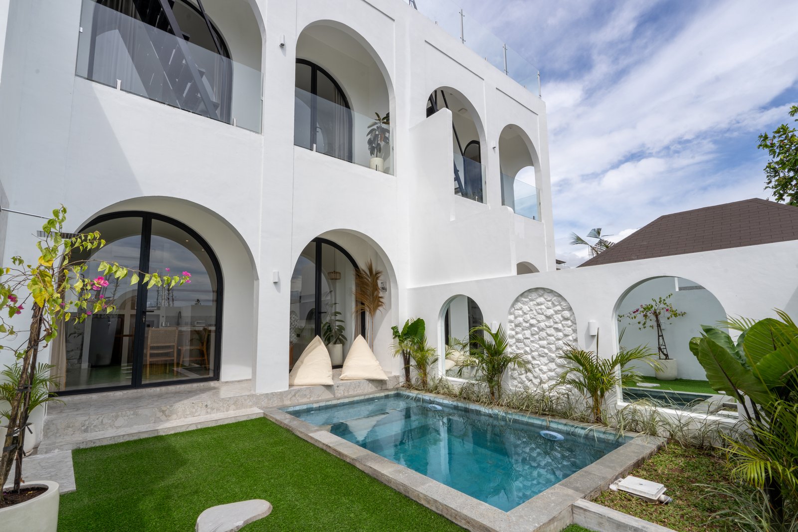 Modern Mediterranean 1-Bedroom Villa for Sale in Tumbak Bayuh – Leasehold