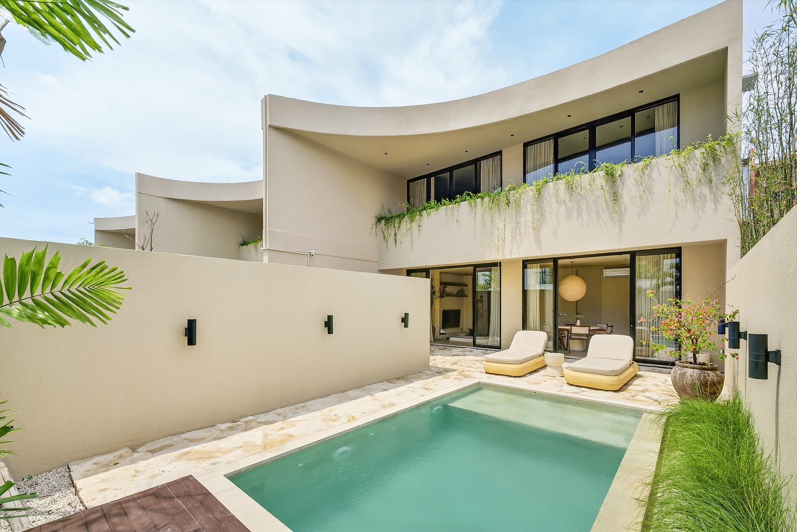 Modern 3-Bedroom Oriental Townhouse In Padonan, Canggu — Leasehold