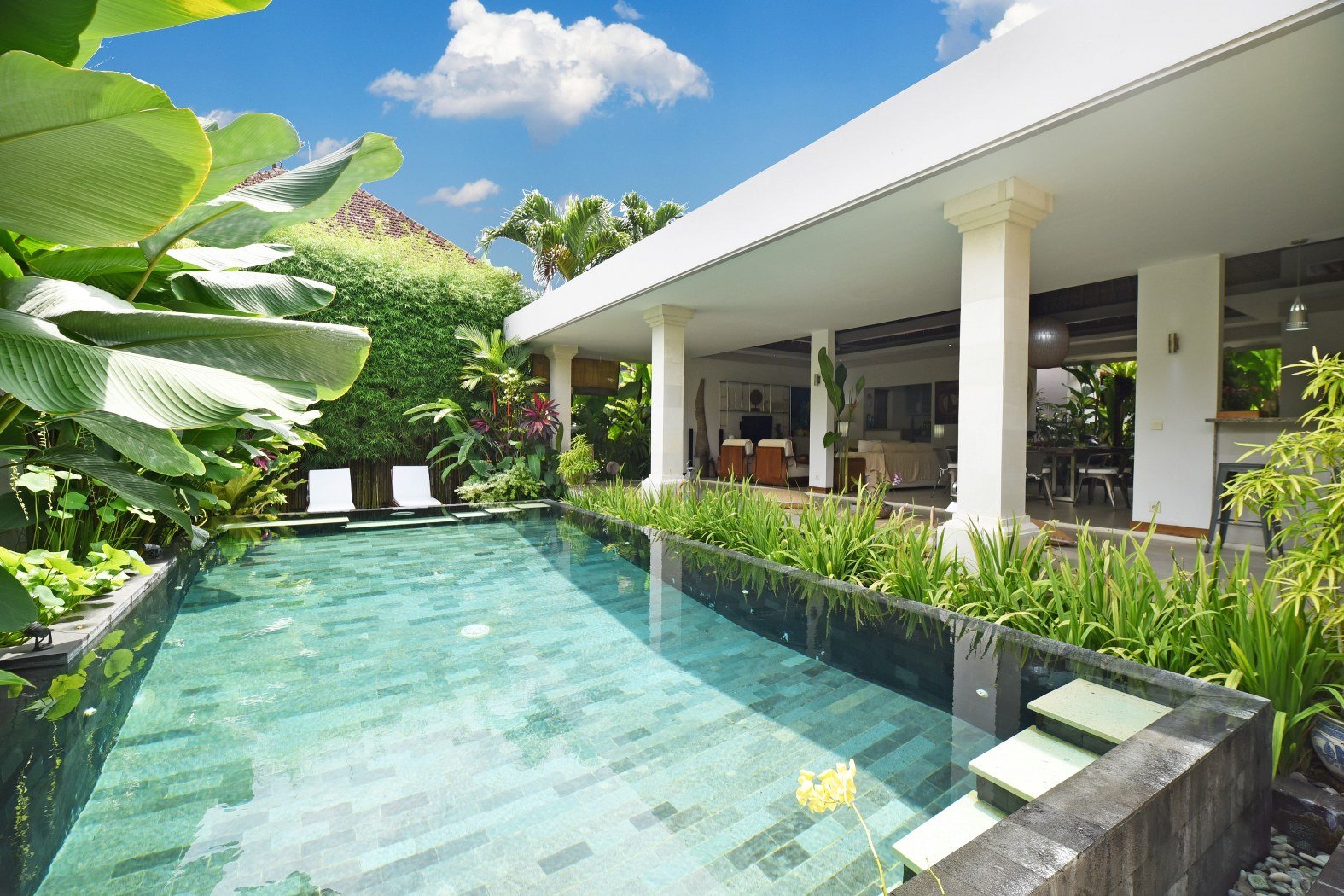 YEARLY RENTAL: 4 Bedroom Luxury Modern Villa in Kerobokan - Seminyak