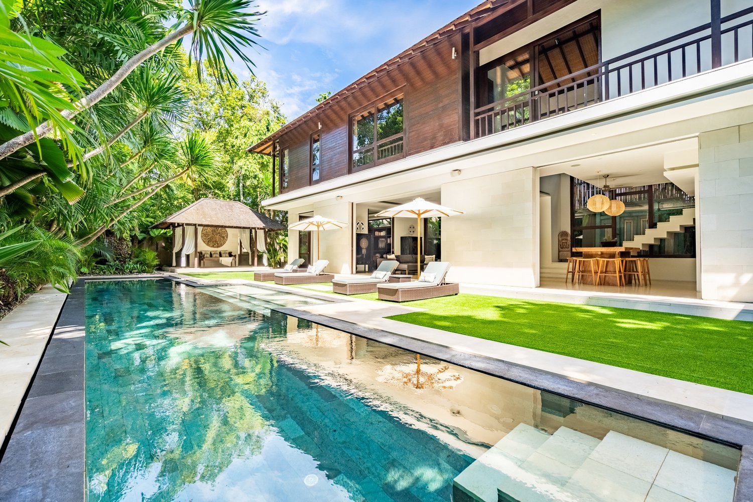 Luxurious 5-Bedroom Villa for Sale Freehold in the Heart of Bali Seminyak - WPF-50