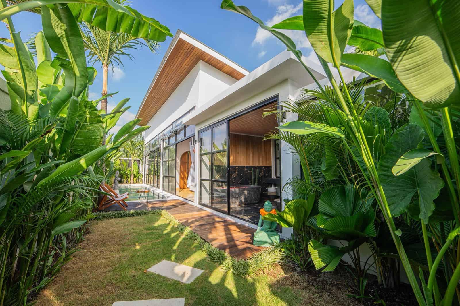 Modern Tropical 2-Bedroom Villa in Seminyak - Leasehold 32 Years