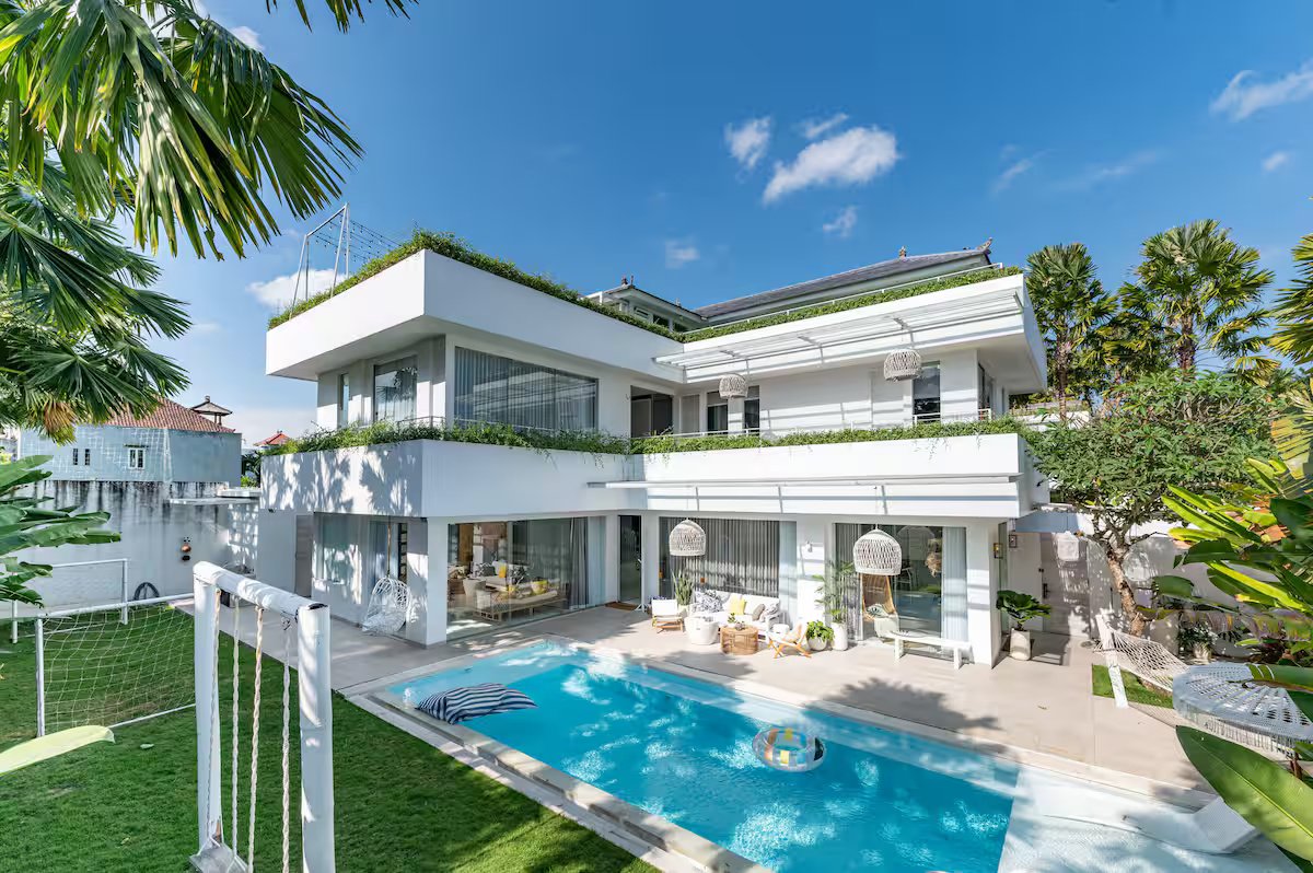 Exclusive Contemporary Modern 5-Bedroom Villa in Canggu – Leasehold