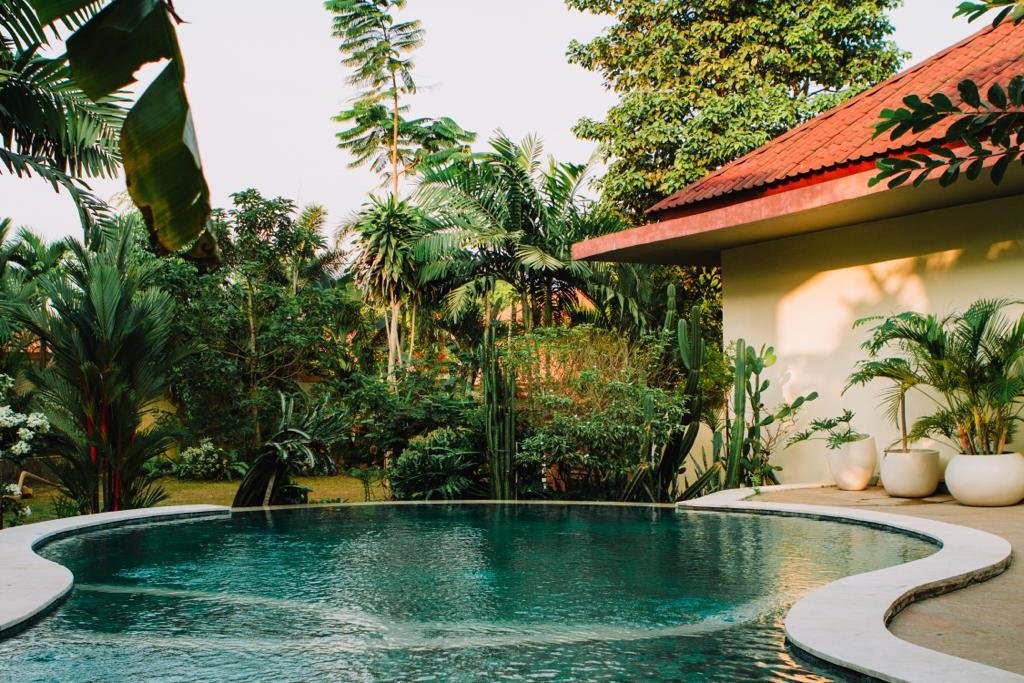 Rental - 5 Bedroom Luxury Villa in Kaba-Kaba – Serene Tropical Living