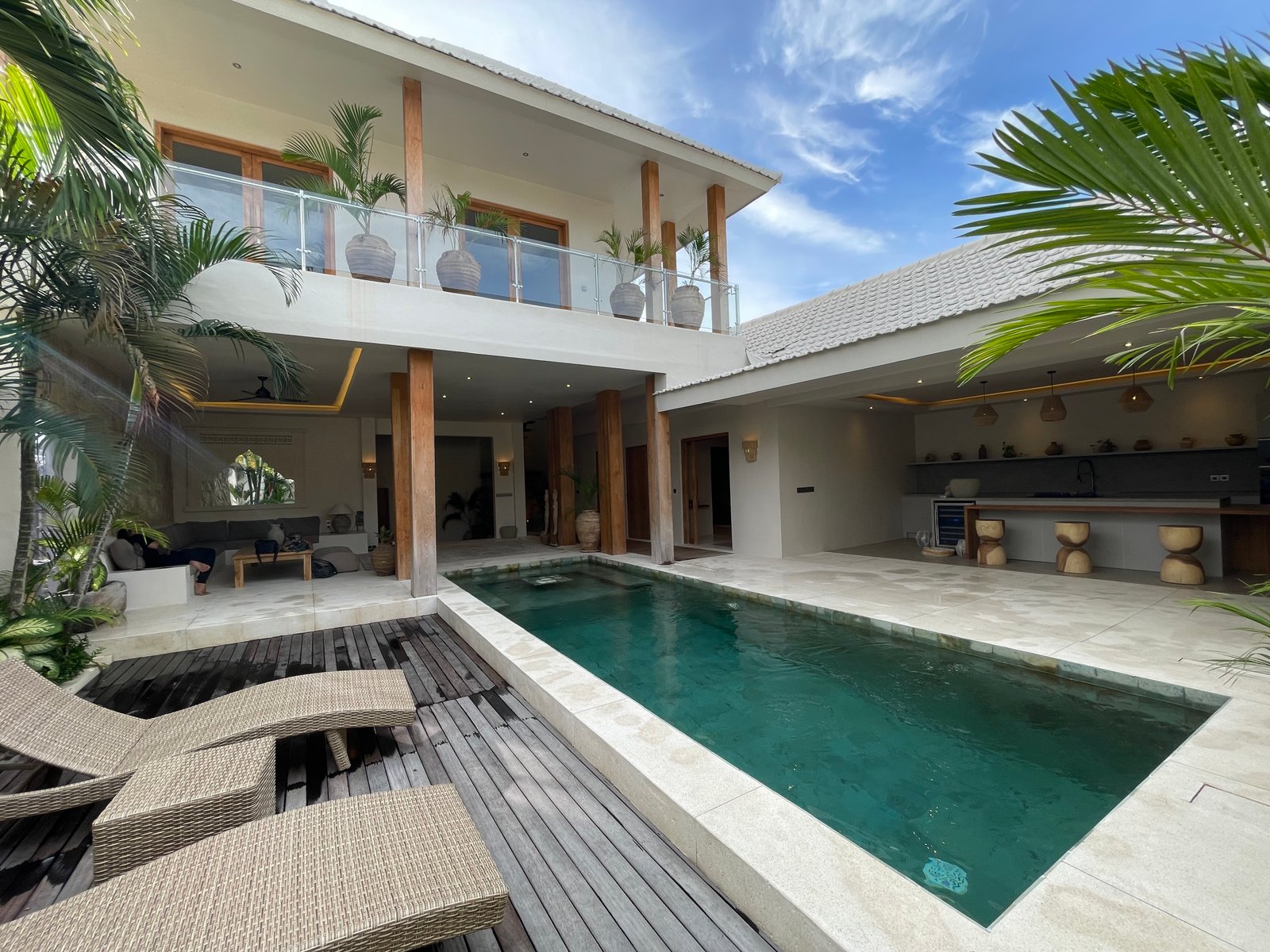 Prime 3-Bedroom Villa for Sale in the Heart of Berawa, Canggu – Leasehold