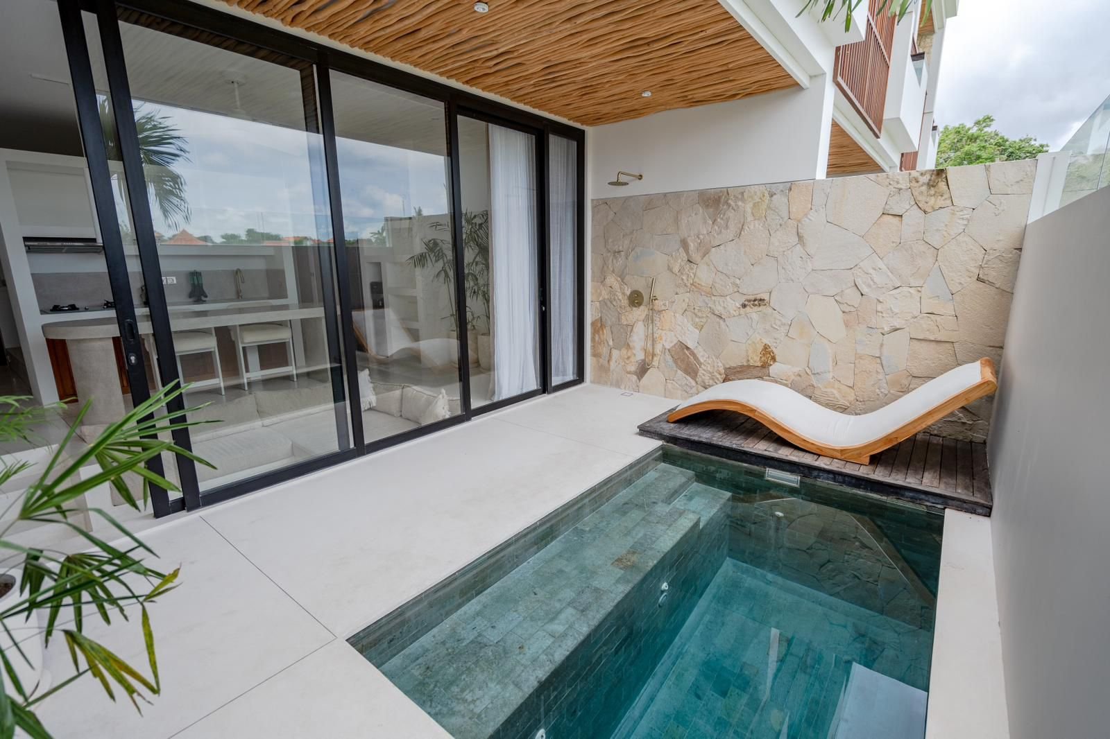Apartement with Private Pool in Pererenan - Prime Location