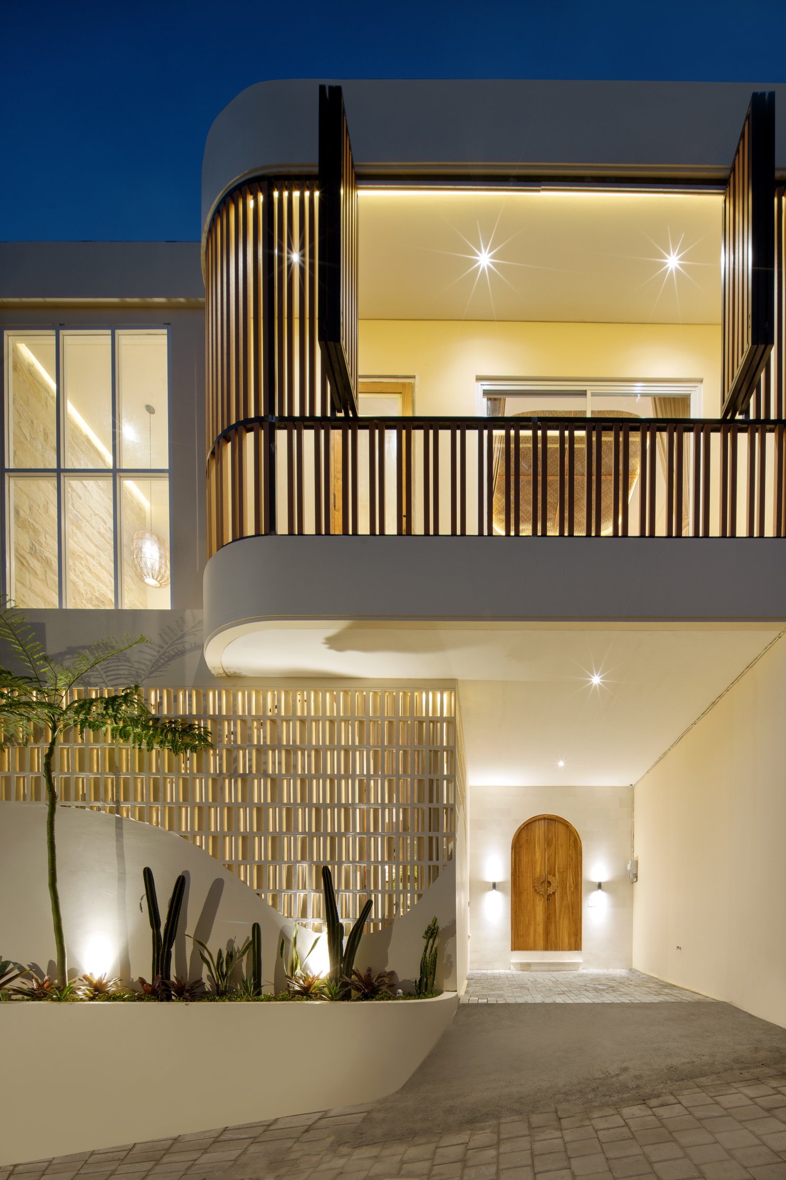 Modern 2- Bedroom Luxury Villas For sale Leasehold in Canggu, Bali