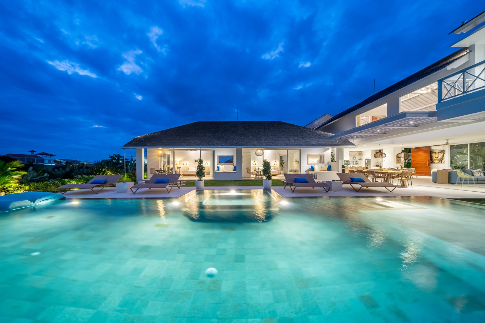 Luxury 4-Bedroom Villa in Batu Bolong, Canggu – Your Island Oasis