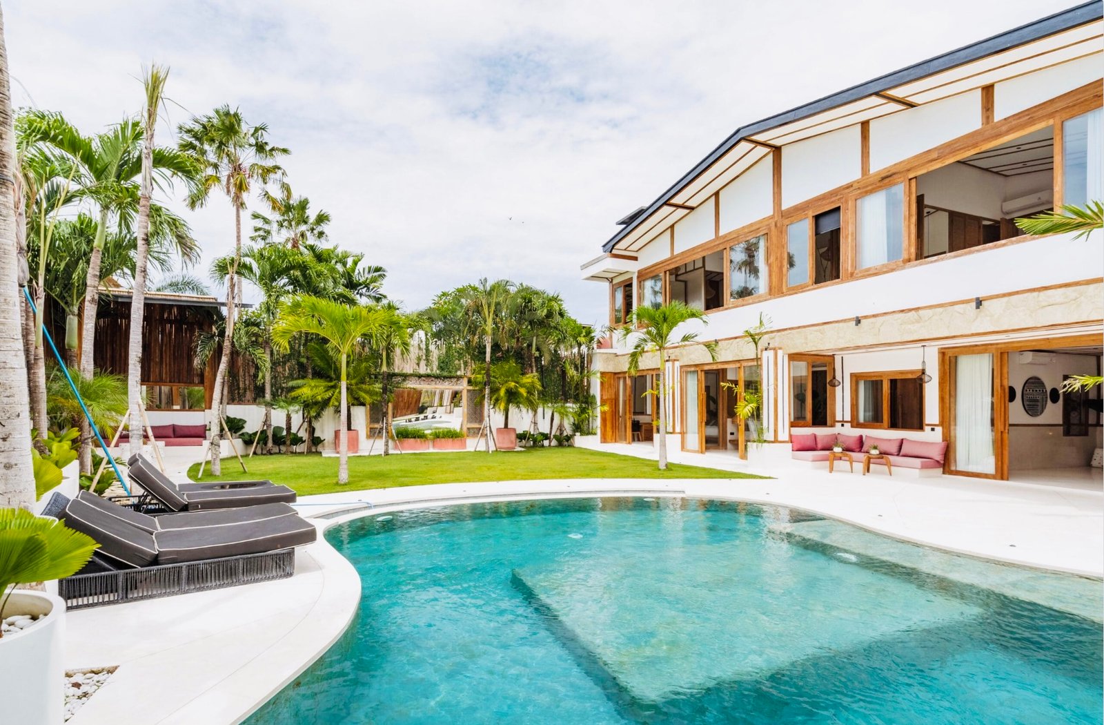 Wabi Sabi Contemporary Luxury Villa for Sale in Umalas – Leasehold