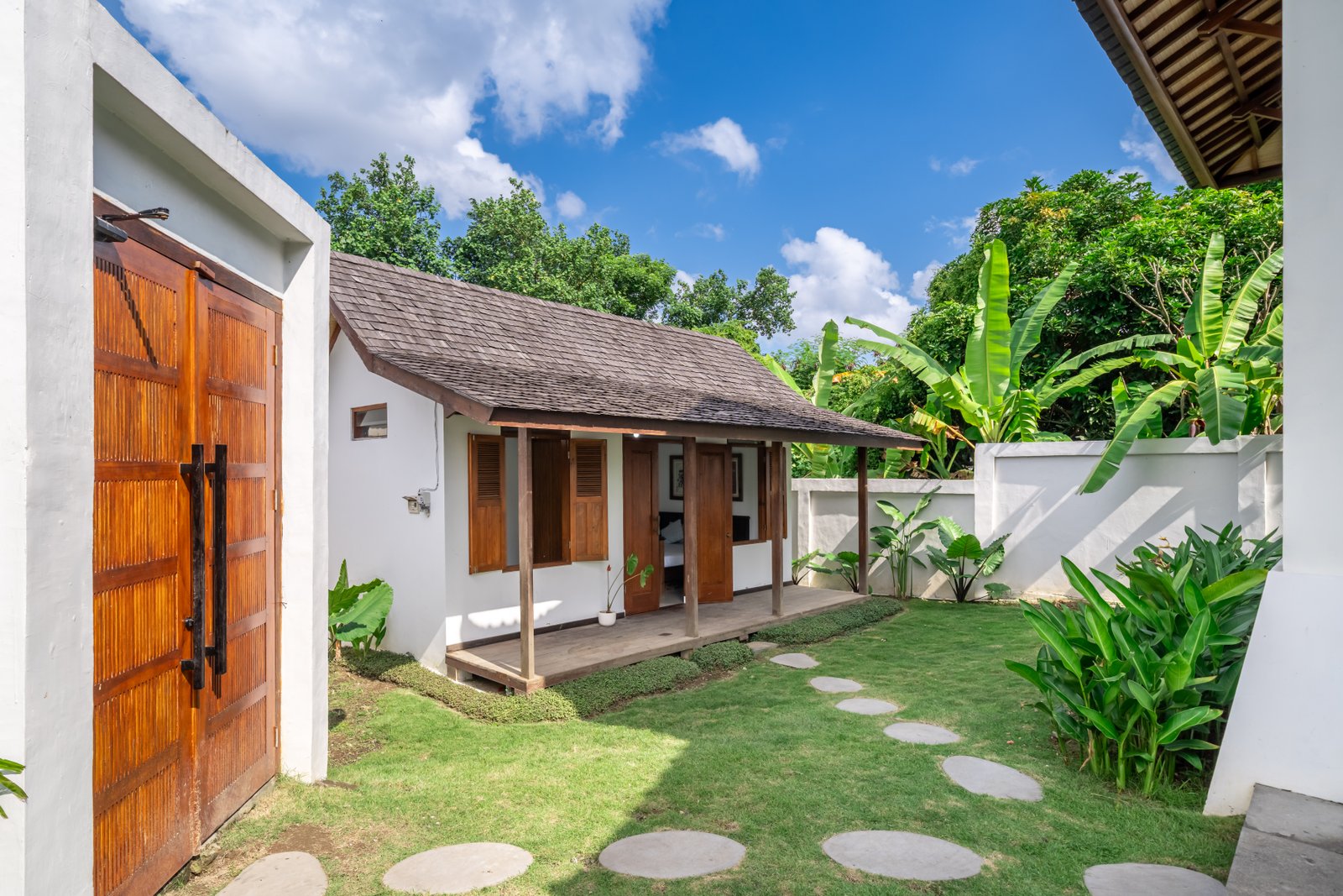 Tranquil Family Villa with Tropical Charm in Canggu