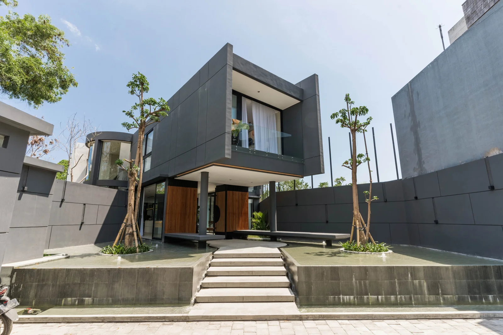 Luxury Brand New: 5-Bedroom Freehold Villa in Pererenan