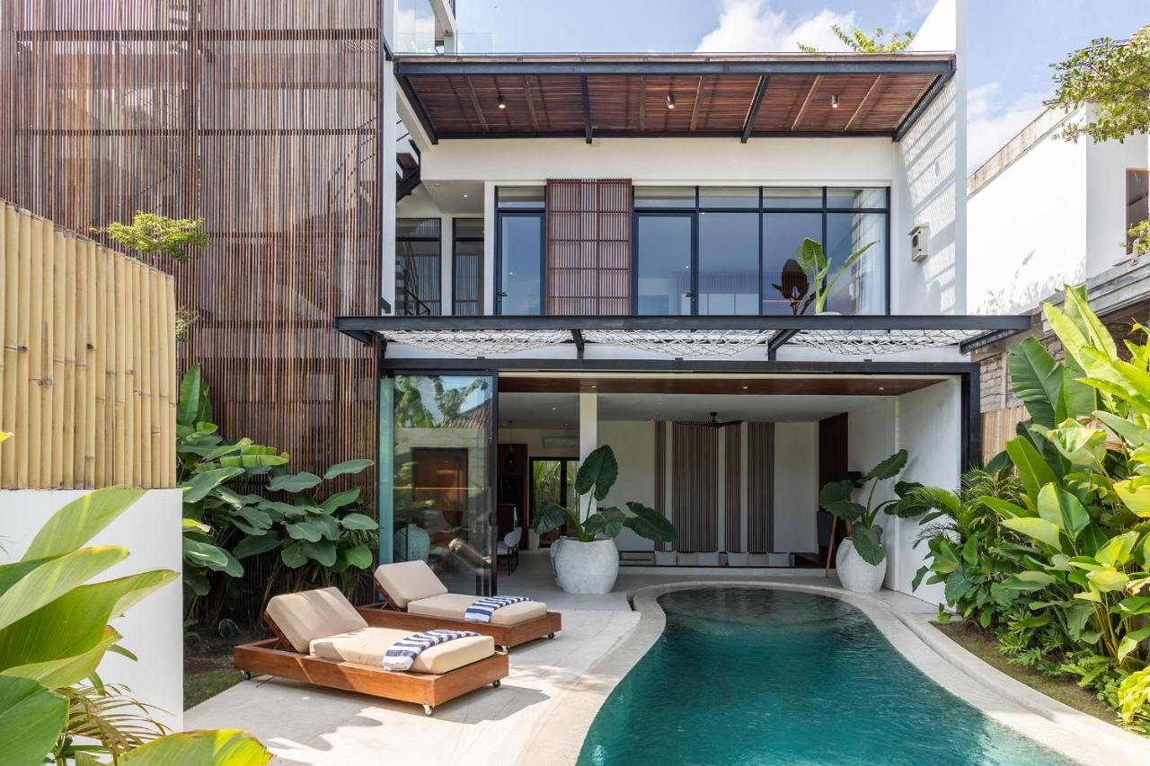 Leasehold: Modern 3-Bedroom Villa Prime Investment in Canggu