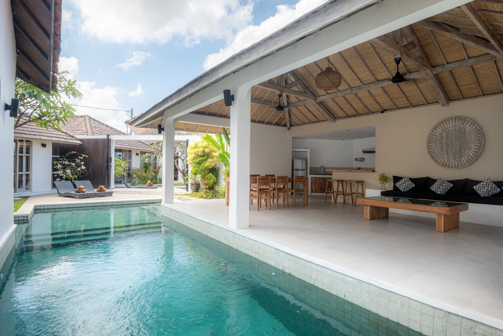 Leasehold Breathtaking 3-Bedroom Villa in Seminyak - Beachside