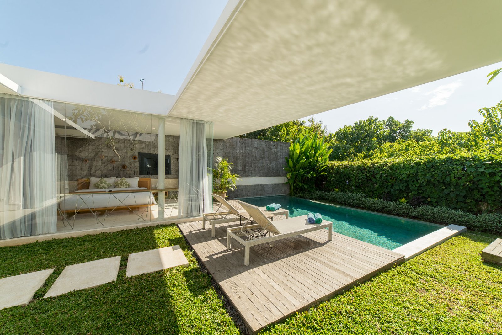 Modern 2-Bedroom Freehold Villa in Uluwatu – Oceanview Serenity