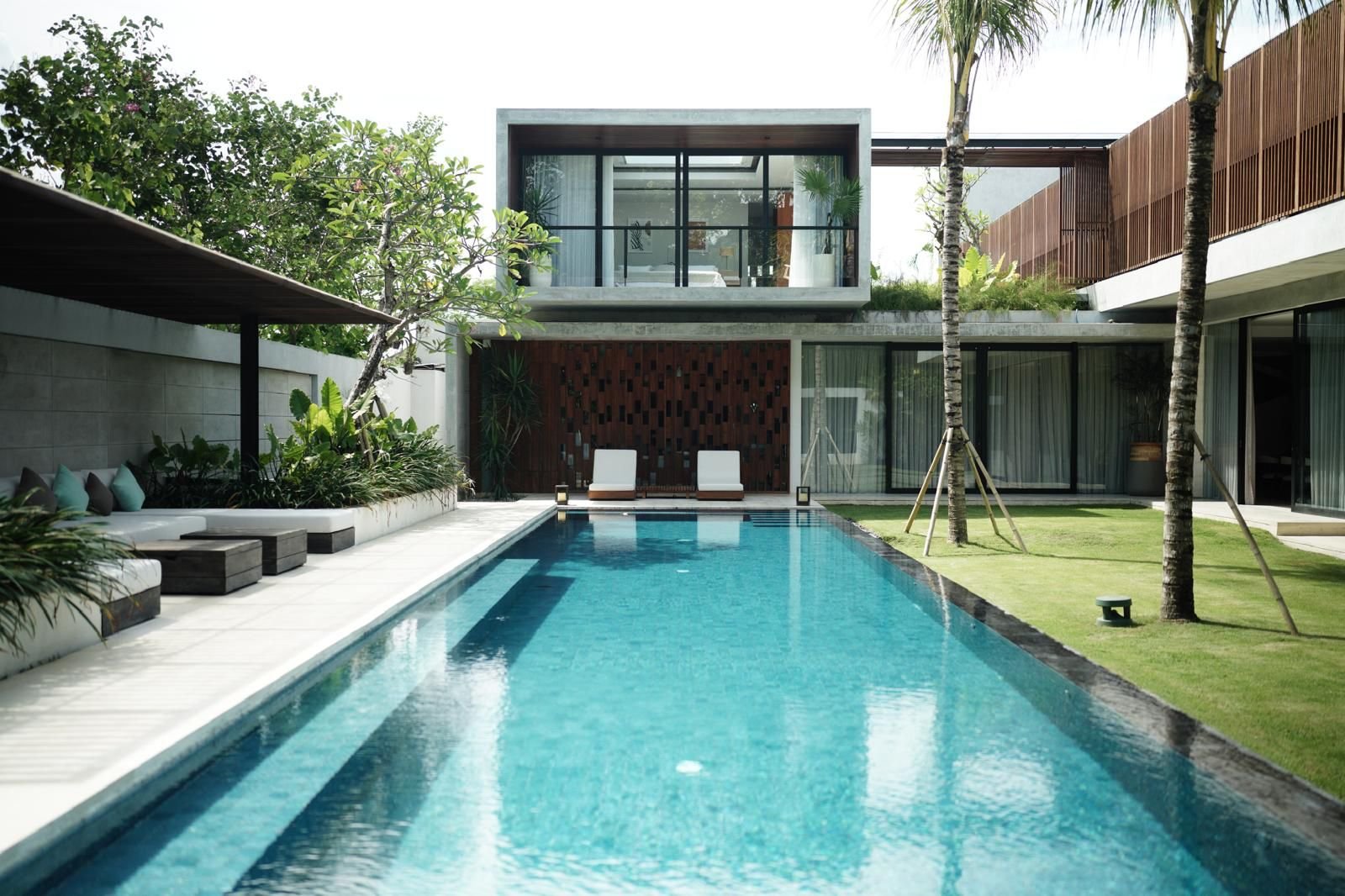 Leasehold Modern Luxury 4-Bedroom Villa in Batu Belig
