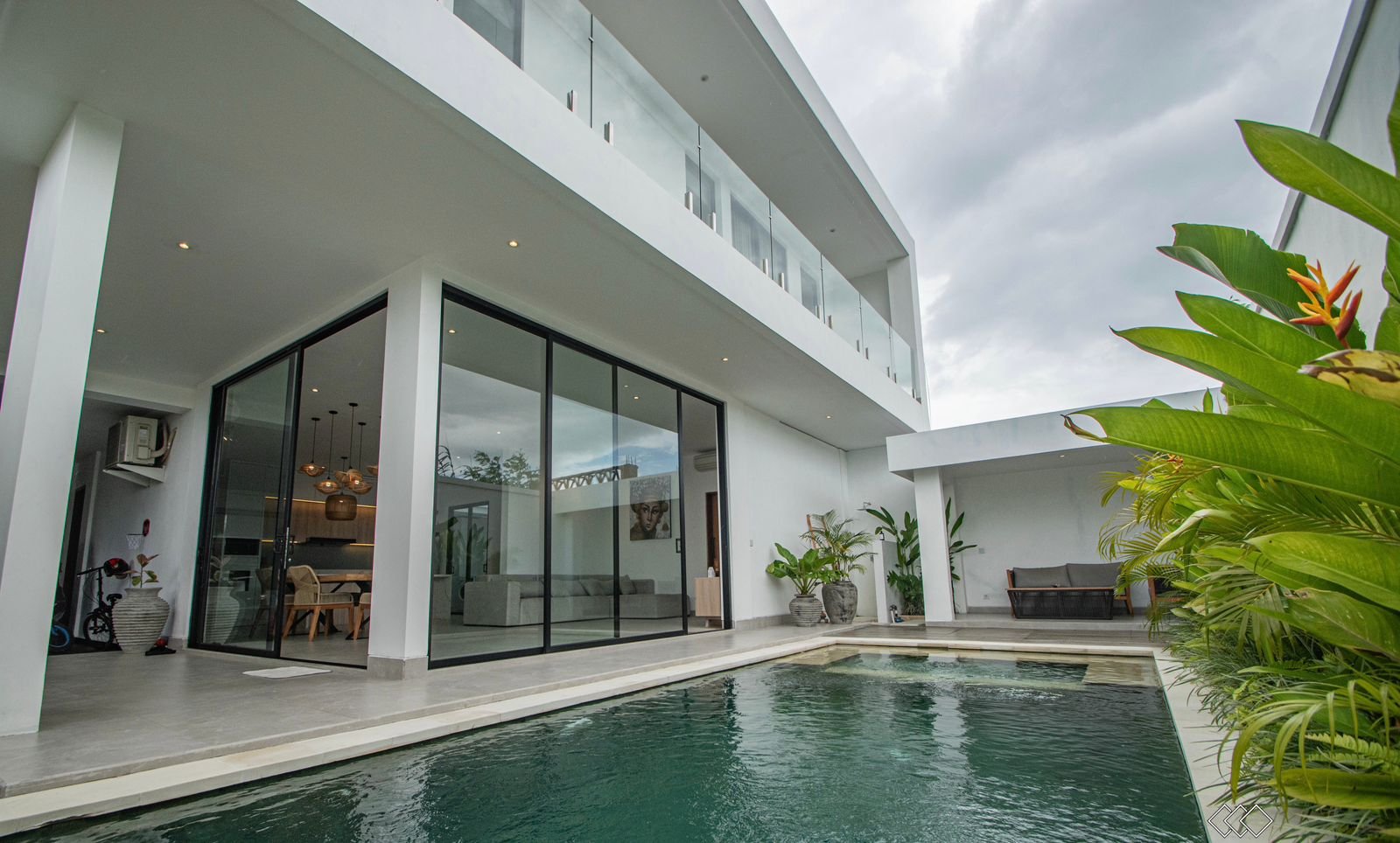 Modern 3-Bedroom Freehold Villa in Seminyak – A Tranquil Retreat with Rice Field Views