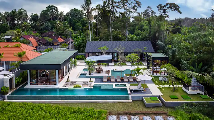 Prime Investment : Sophisticated 4-Bedroom Villa with Infinity Pool in Ubud - Leasehold